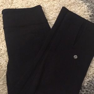 Lululemon crops size 6